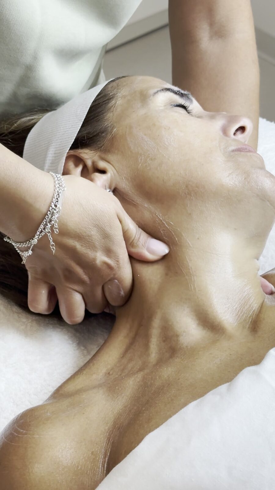 Masaje facial reafirmante